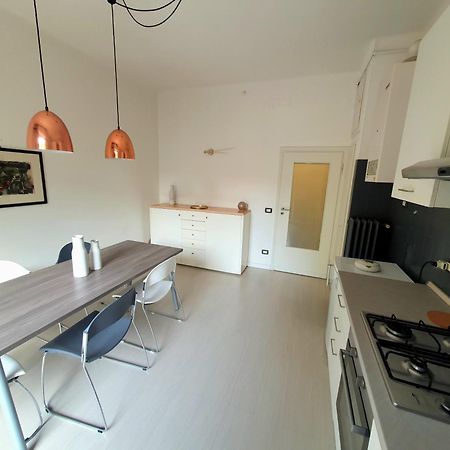 Spacious Three-Room Apartment In Saragozza Bolonha Exterior foto