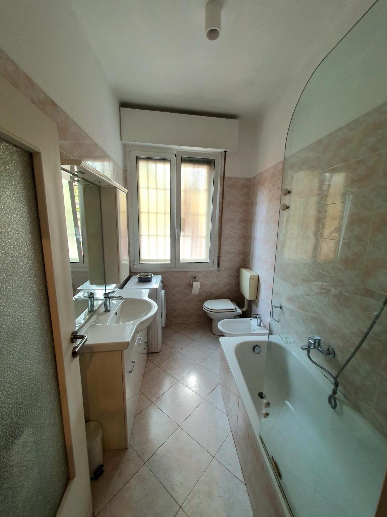 Spacious Three-Room Apartment In Saragozza Bolonha Exterior foto
